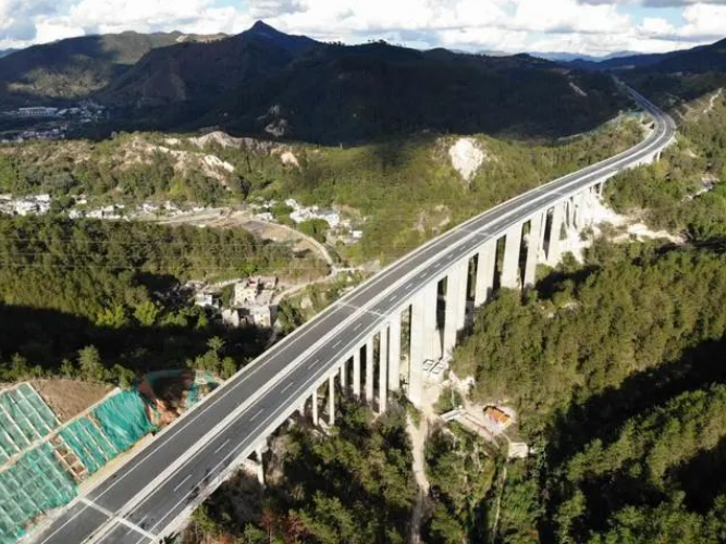 2025新澳门免费原料宝典