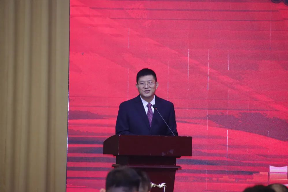 2025新澳门免费原料宝典