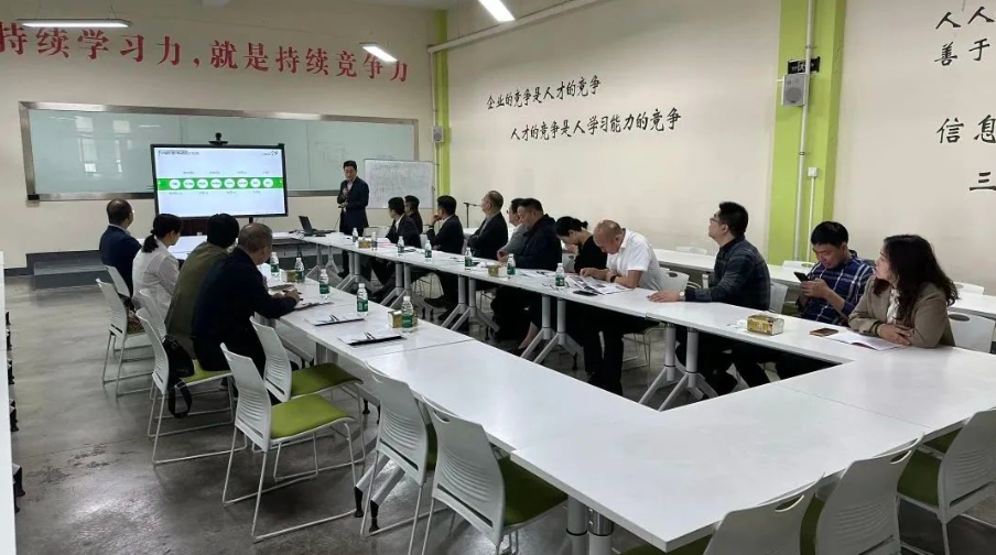 2025新澳门免费原料宝典