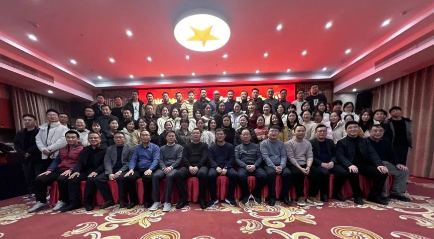 2025新澳门免费原料宝典