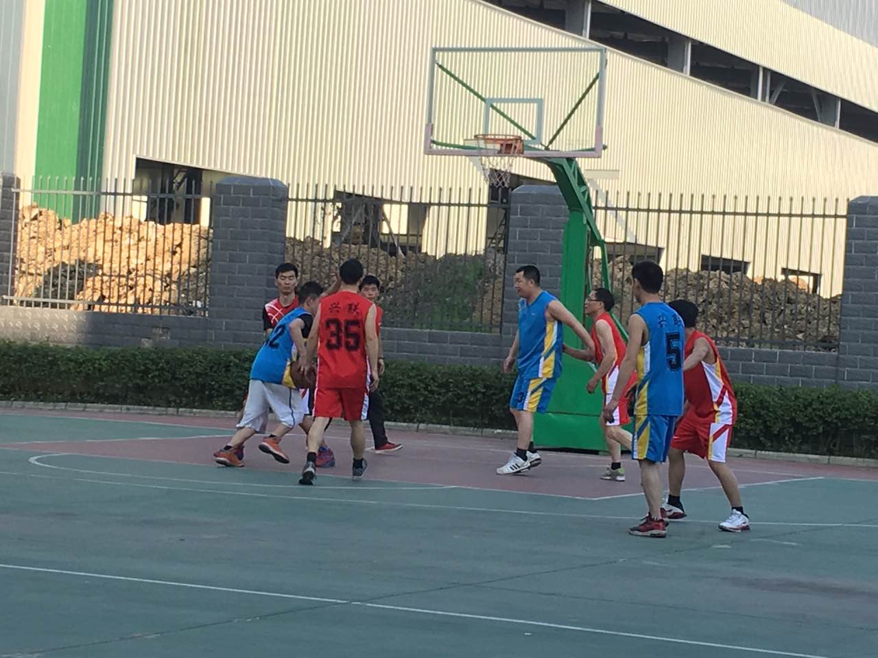 2025新澳门免费原料宝典