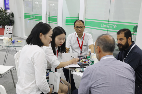 2025新澳门免费原料宝典