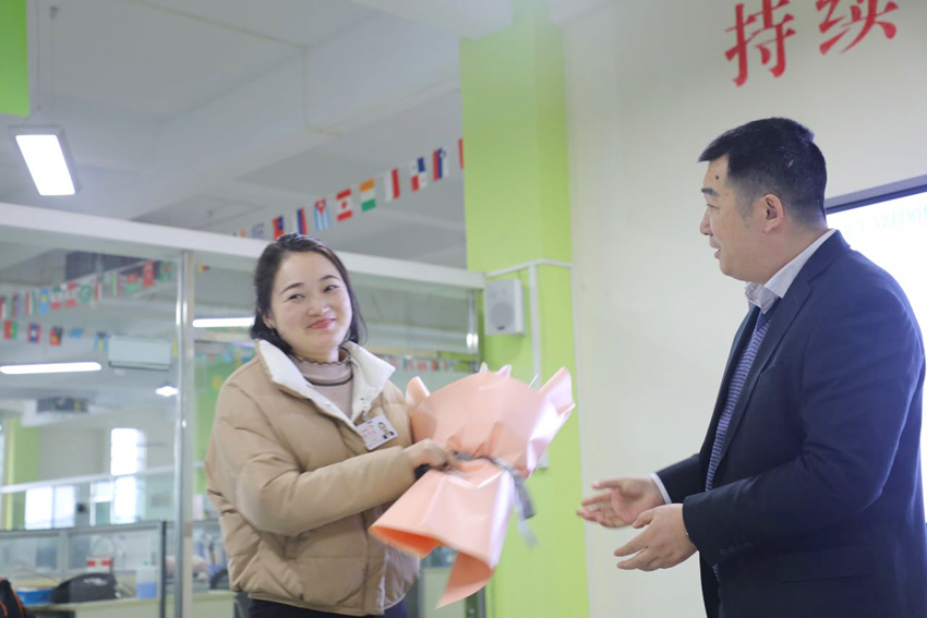 2025新澳门免费原料宝典