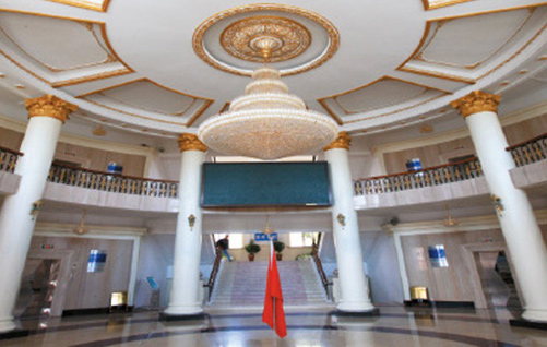 石油公司办公楼大厅